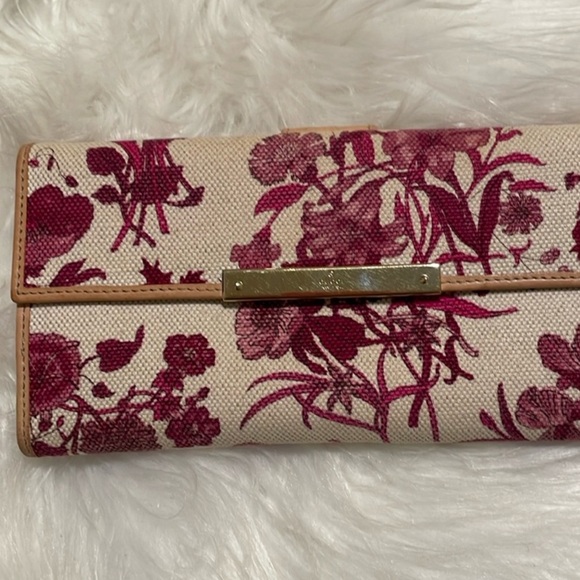 Gucci Flora Wallet - Picture 5 of 14